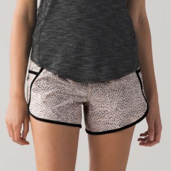 lululemon athletica Pants - Lululemon Tracker Short III